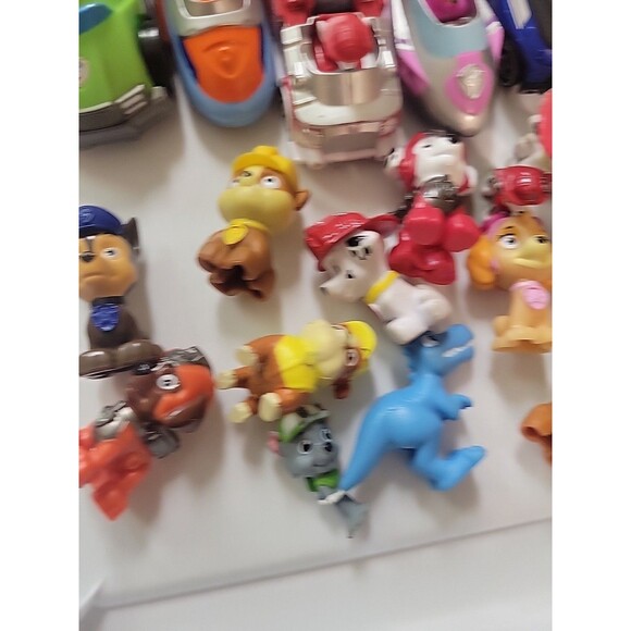 Mixed Lot of PAW PATROL Action Figures & Vehicles cake toppers etc.. - Picture 11 of 13